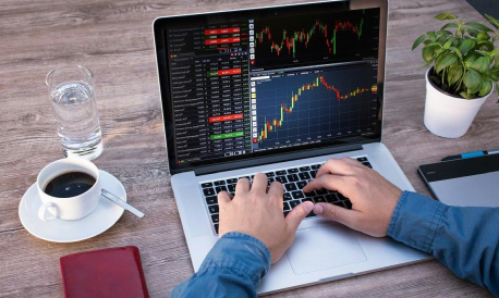 Brokers vergelijken analist