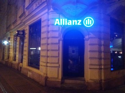 Allianz tsjechie analist