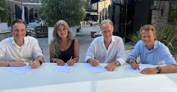 Berend Berger (<a href='/begrippen/494-cfo'>CFO</a> SF), Dwina Werdmölder-Winter (PV), Diederik Werdmölder (Founder PV), Jeroen Sonsma (<a href='/begrippen/493-ceo'>CEO</a> SF)