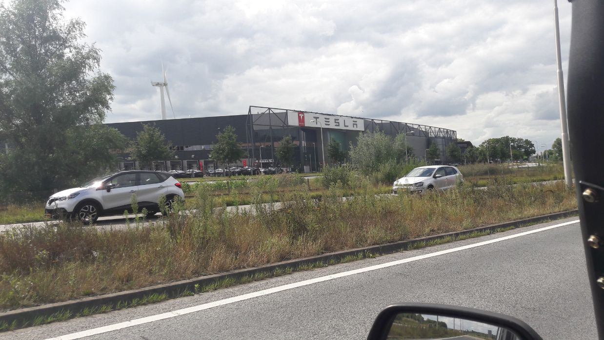 Tesla-Tilburg Noord garages Holland